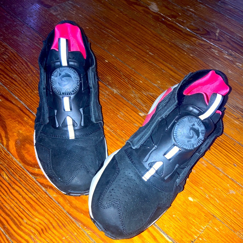 PRE-OWNED BLACK MENS SIZE 10 TWIST LACE PUMA